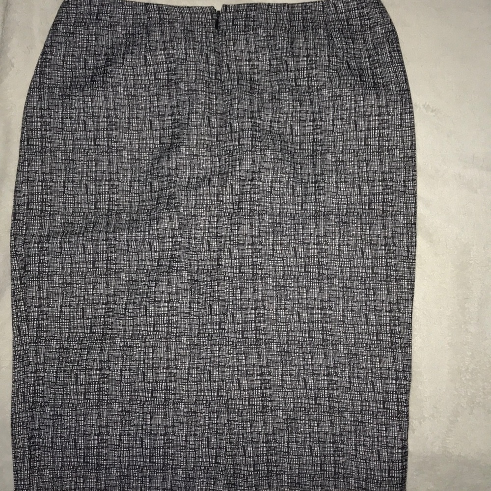 JONES STUDIO - Picture 2 of 4